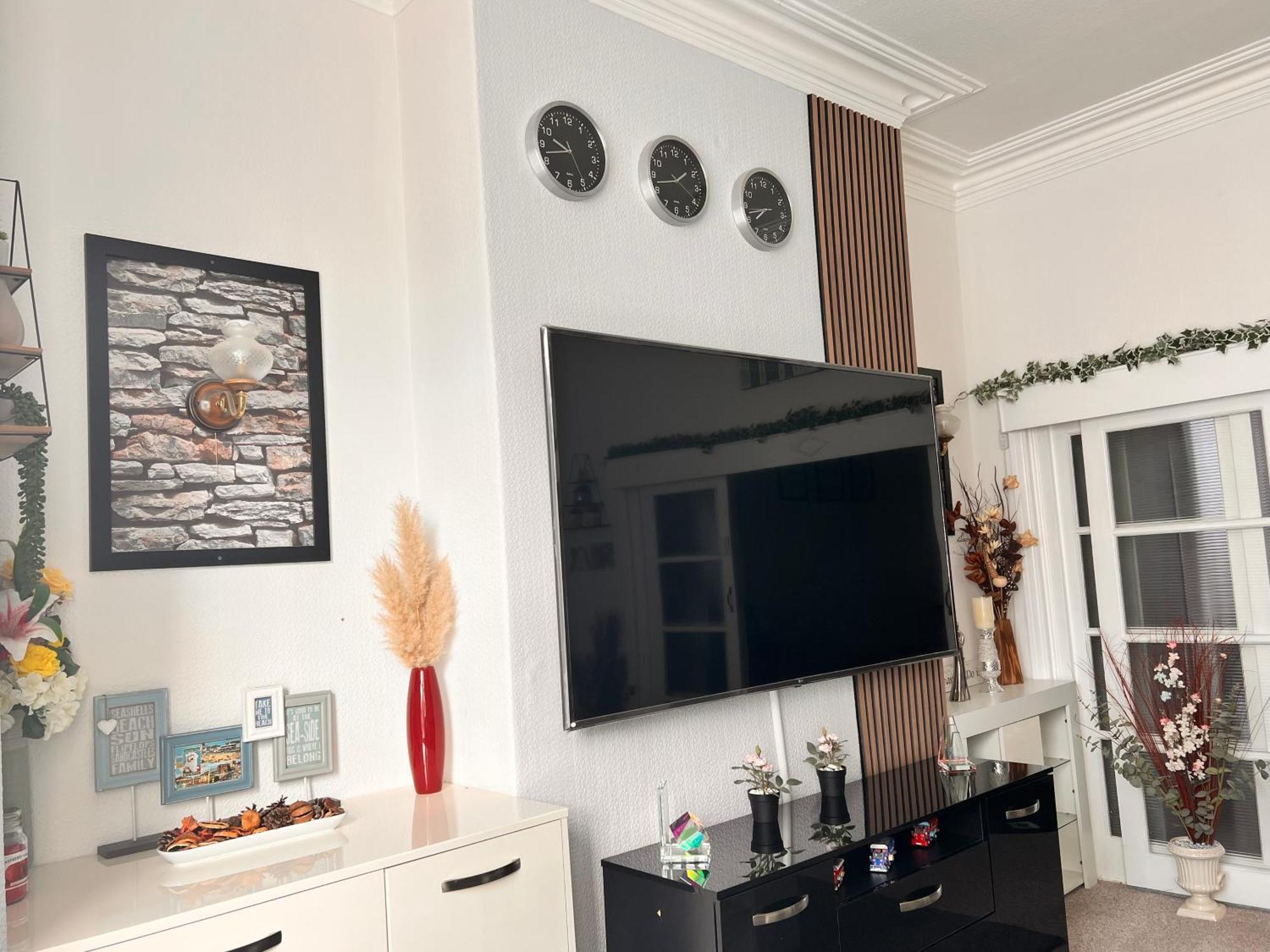 Victoria House - Self Catering Quiet Guesthouse - Adult Singles And Couples Only Блекпул Екстериор снимка